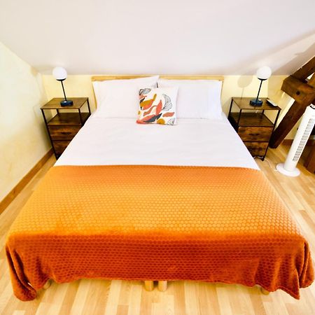 O Trois Oliviers Bed & Breakfast Louin Eksteriør bilde