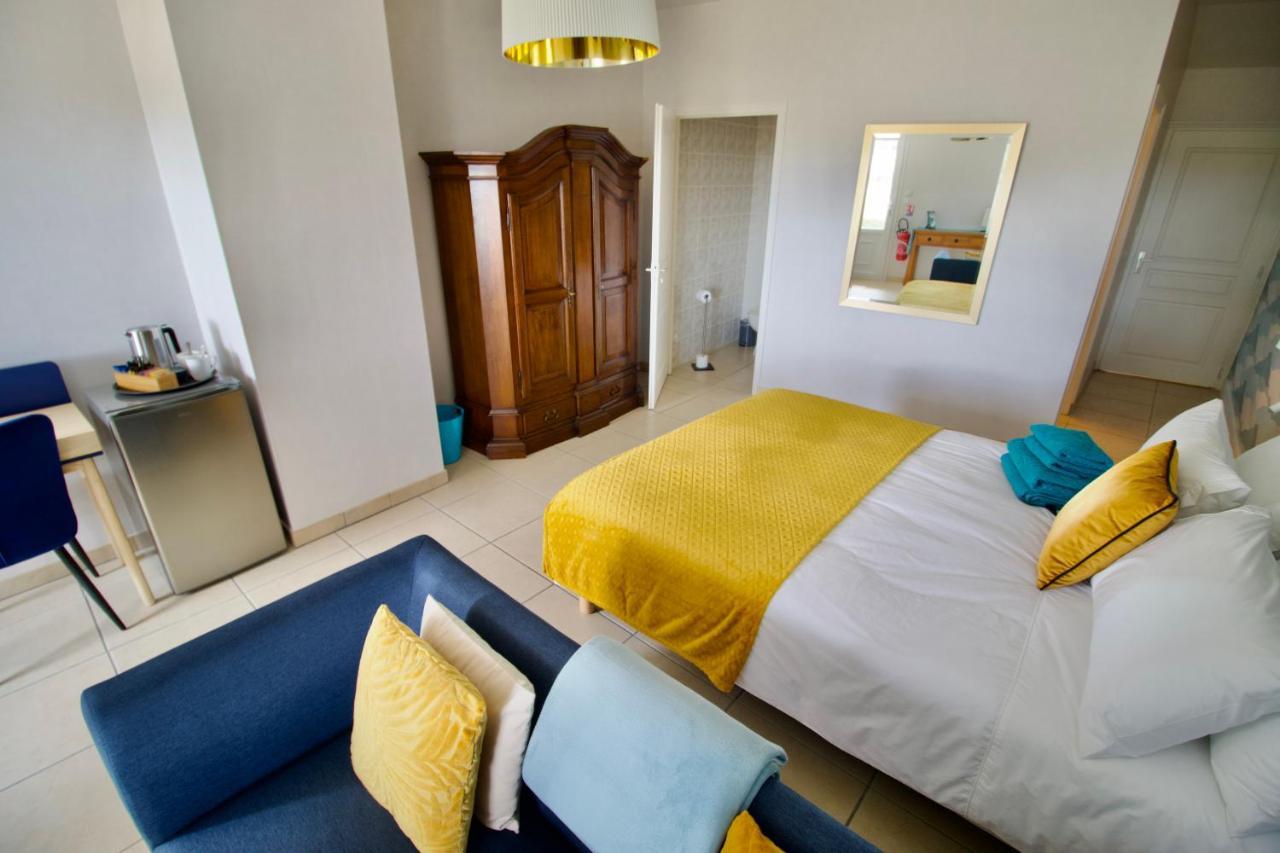 O Trois Oliviers Bed & Breakfast Louin Eksteriør bilde