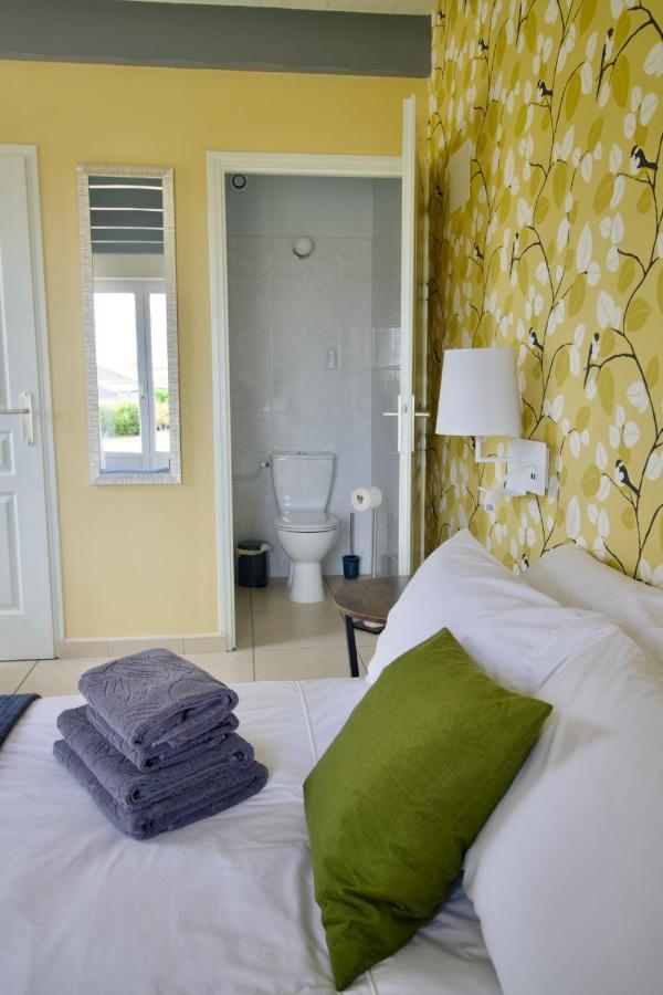 O Trois Oliviers Bed & Breakfast Louin Eksteriør bilde