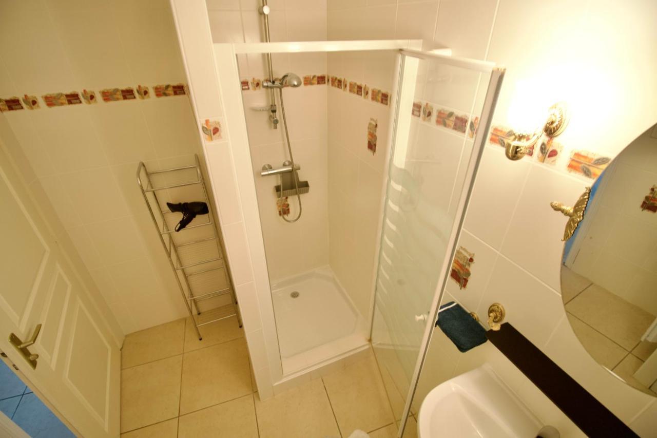 O Trois Oliviers Bed & Breakfast Louin Eksteriør bilde